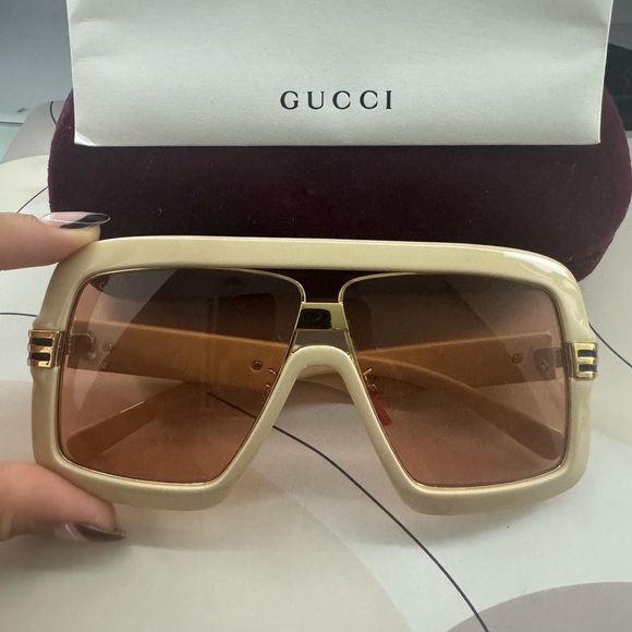 Gucci Gg0900s Oversize Mask Sunglasses - Picture 3 of 5